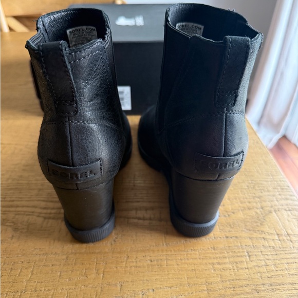 Sorel Black Leather Ankle Chelsea Booties - Picture 3 of 7